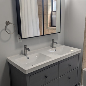 05-U2_bathroom1.jpg