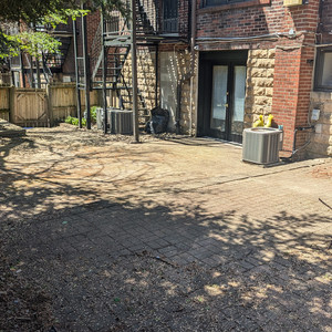 02-outdoor_back.jpg